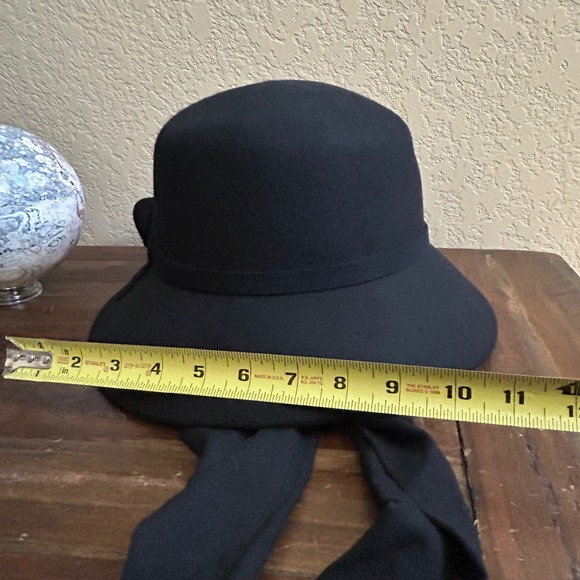 Vintage Parkhurst Wool Felt Hat with Sculpted Floral Detail & Ties - Picture 6 of 7
